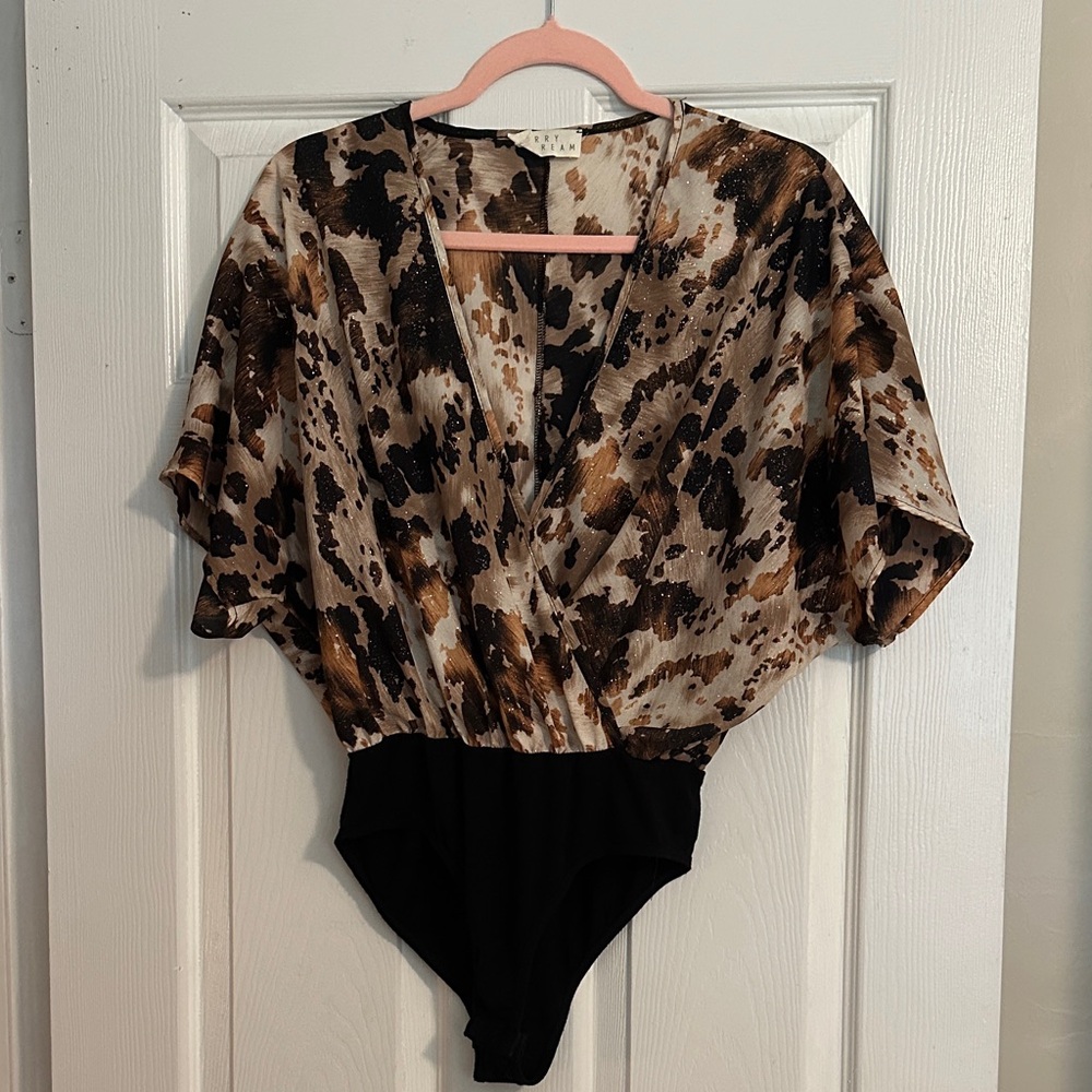 Chic Women’s faux wrap Bodysuit in Black and Brown w/gold sparkles